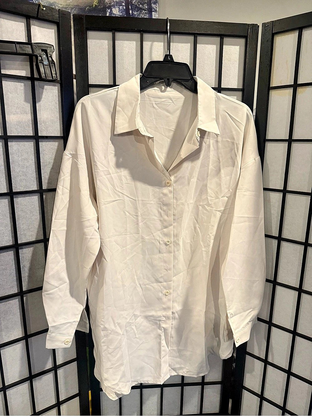 Button Down Shirt in White Size Medium (G3)